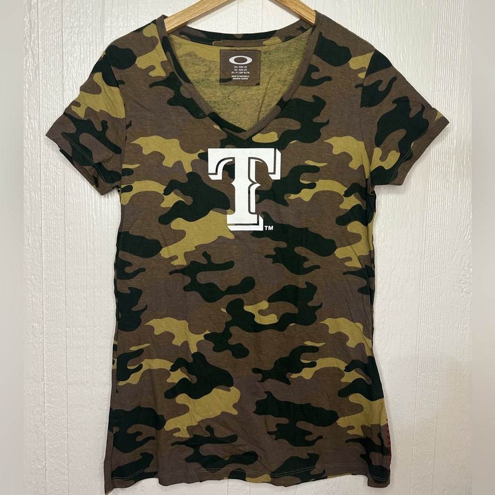 NWOT Oakley Texas Rangers Baseball Camouflage V-neck Womens Short Sleeve Tshirt